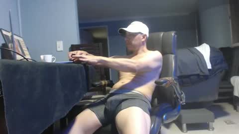 Snapshot of serioyhetero19 chatting on February 19, 11:57 pm hetero serio discreto online show from February 19, 11:57 pm