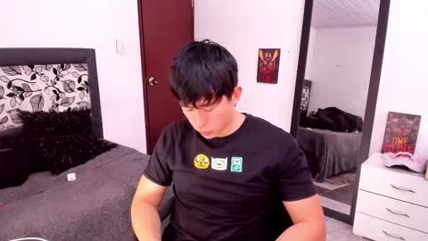 Snapshot of setsuna_10 chatting on February 15, 9:17 pm david  online show from February 15, 9:17 pm