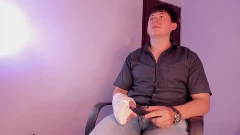 Snapshot of setsuna_10 chatting on October 9, 1:21 am david  online show from October 9, 1:21 am