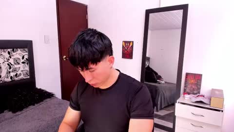 Snapshot of setsuna_10 chatting on February 25, 7:47 pm david  online show from February 25, 7:47 pm