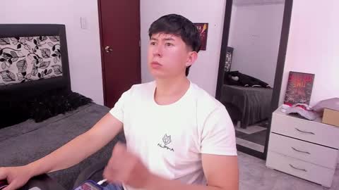 Snapshot of setsuna_10 chatting on March 1, 7:37 pm david  online show from March 1, 7:37 pm