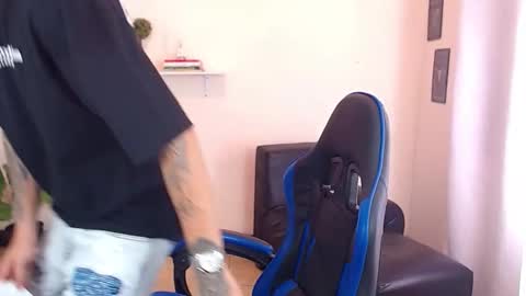 Thomas online show from November 21, 3:11 pm