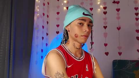 Snapshot of seven7xis chatting on February 25, 4:46 am Alexis online show from February 25, 4:46 am