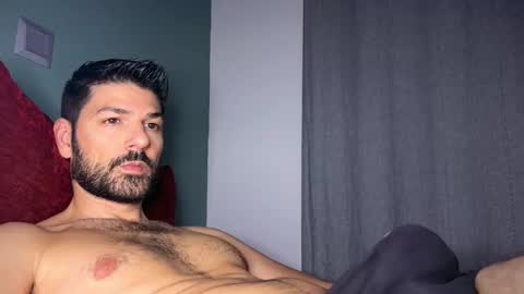 Snapshot of sexfriendch chatting on October 23, 10:40 am Lucenzo  online show from October 23, 10:40 am