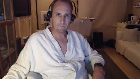 Snapshot of sexlobo1 chatting on January 26, 10:46 pm Sexlobo online show from January 26, 10:46 pm