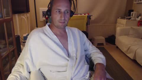 Snapshot of sexlobo1 chatting on January 6, 3:20 am Sexlobo online show from January 6, 3:20 am