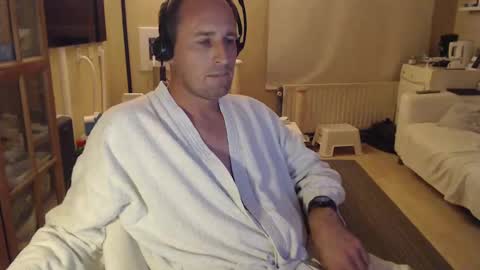 Snapshot of sexlobo1 chatting on January 9, 12:35 am Sexlobo online show from January 9, 12:35 am