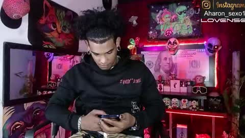 Aharon  ravelo online show from December 2, 7:11 am