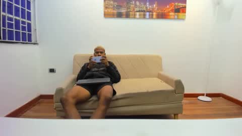 thiago online show from December 17, 2:33 am