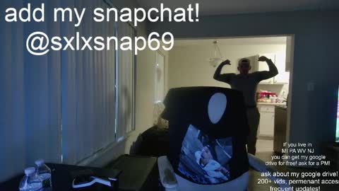 Snapshot of sexylax69 chatting on October 28, 12:35 am sexylax69 online show from October 28, 12:35 am