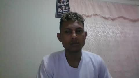 Snapshot of sexyleon69 chatting on January 8, 7:24 am Sexy leon online show from January 8, 7:24 am