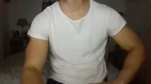 Snapshot of sexyyphilip chatting on February 22, 6:28 am sexyyphilip online show from February 22, 6:28 am