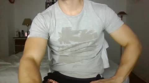 Snapshot of sexyyphilip chatting on February 17, 1:15 am sexyyphilip online show from February 17, 1:15 am