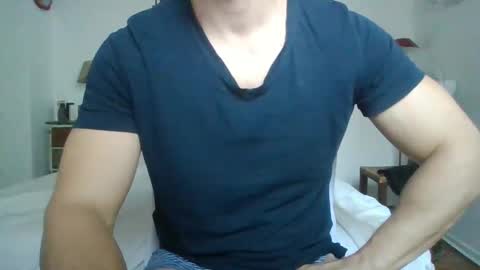 Snapshot of sexyyphilip chatting on December 27, 8:18 pm sexyyphilip online show from December 27, 8:18 pm