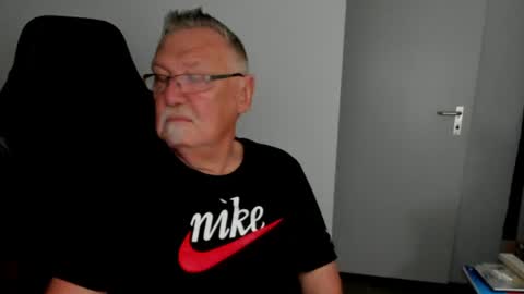 sharlots_pet online show from July 28, 12:23 pm