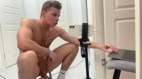 cumshoters online show from December 7, 9:39 am