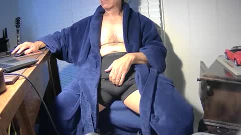 Snapshot of shootme69 chatting on January 13, 1:23 am nikolas send dm for an appointment online show from January 13, 1:23 am