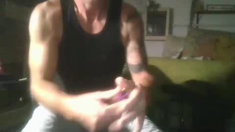 Snapshot of showingoff40 chatting on October 3, 8:52 am Red4040 online show from October 3, 8:52 am