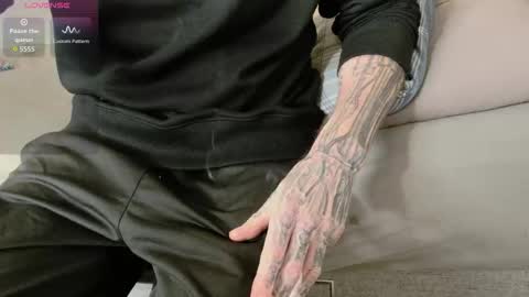 showofjay online show from November 4, 9:38 pm