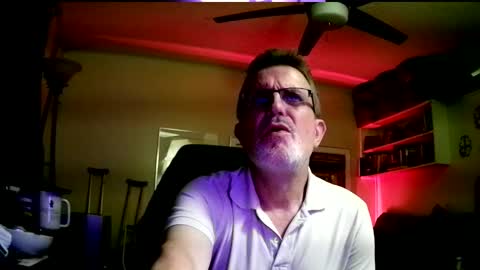 Snapshot of shrewtamer chatting on December 9, 5:51 am shrewtamer online show from December 9, 5:51 am