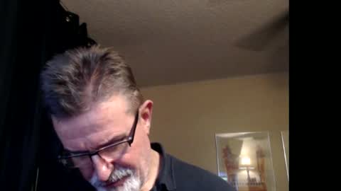 Snapshot of shrewtamer chatting on February 17, 7:14 am shrewtamer online show from February 17, 7:14 am