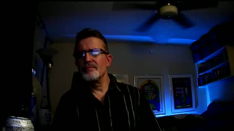 Snapshot of shrewtamer chatting on December 18, 4:09 am shrewtamer online show from December 18, 4:09 am