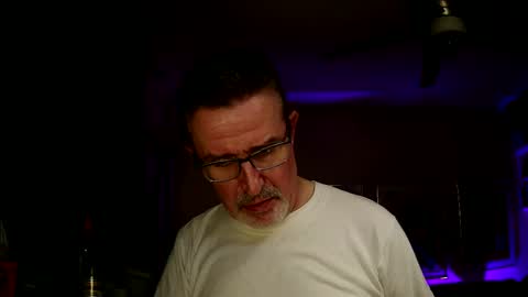 Snapshot of shrewtamer chatting on October 8, 3:00 am shrewtamer online show from October 8, 3:00 am