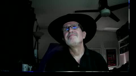 Snapshot of shrewtamer chatting on January 12, 6:17 am shrewtamer online show from January 12, 6:17 am