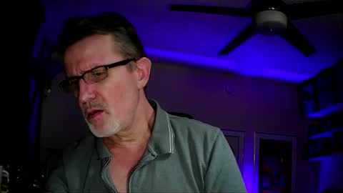 Snapshot of shrewtamer chatting on January 27, 5:03 am shrewtamer online show from January 27, 5:03 am