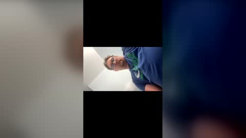 shweatyballs28 online show from April 14, 1:17 am