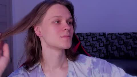 Snapshot of shy_nny chatting on October 2, 11:25 am Mark online show from October 2, 11:25 am