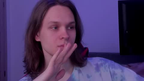 Snapshot of shy_nny chatting on September 18, 12:29 pm Mark online show from September 18, 12:29 pm