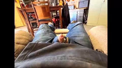 Snapshot of shyguycurious5 chatting on October 24, 10:33 pm Shy Guy online show from October 24, 10:33 pm