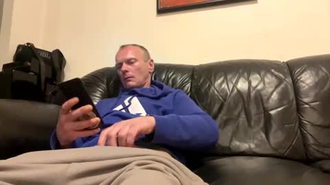 R online show from February 3, 6:00 am