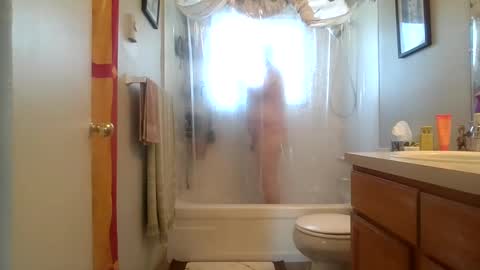 silverdragon70 online show from September 18, 7:38 pm