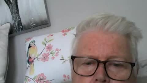 silverfoxpauly online show from May 29, 12:26 pm