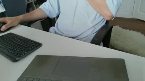 Snapshot of silvertongueduk1 chatting on October 21, 8:50 am silvertongueduk1 online show from October 21, 8:50 am