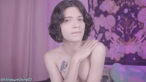 Snapshot of simon_bane01 chatting on February 19, 5:27 pm Little Sunshine online show from February 19, 5:27 pm