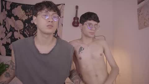 Snapshot of simon_bane01 chatting on October 22, 6:43 pm Little Sunshine online show from October 22, 6:43 pm