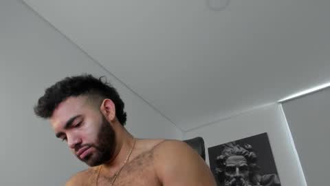 simon_leon01 online show from February 16, 12:36 pm