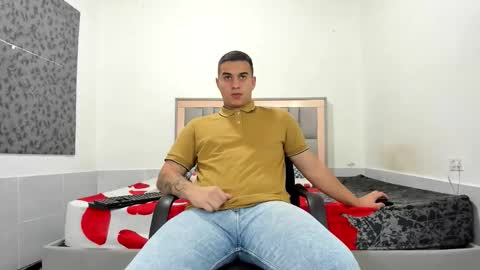 SIMON KELER online show from February 19, 1:35 am