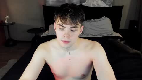 Snapshot of simonwnl chatting on December 6, 3:00 pm Simon online show from December 6, 3:00 pm