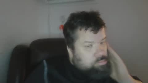 Snapshot of singledude_69 chatting on December 16, 12:27 pm SingleDude 69 online show from December 16, 12:27 pm