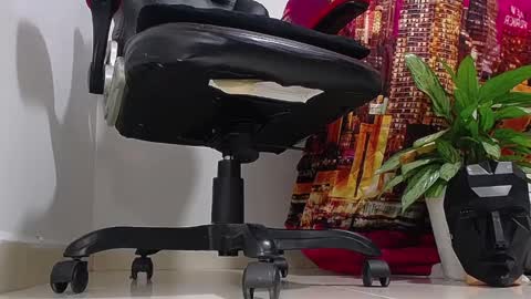 only foot                         worshipers here online show from December 13, 12:53 am