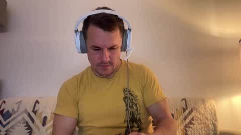 Snapshot of sirbubblesworth chatting on February 19, 7:16 pm sirbubblesworth online show from February 19, 7:16 pm