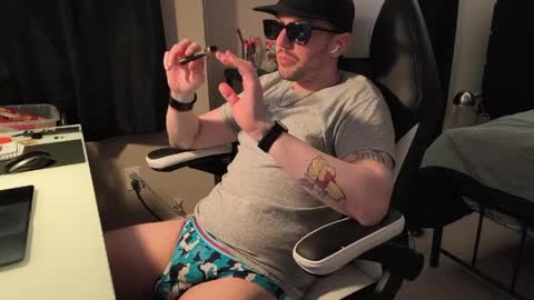 Sir Daddy McQween online show from April 2, 7:49 am