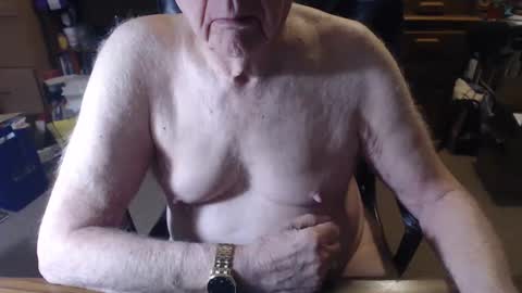 Snapshot of sjbottomboi chatting on January 5, 6:24 am sjbottomboi online show from January 5, 6:24 am