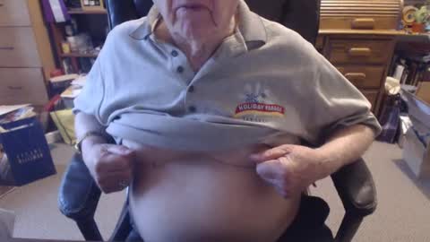 Snapshot of sjbottomboi chatting on December 21, 11:34 pm sjbottomboi online show from December 21, 11:34 pm