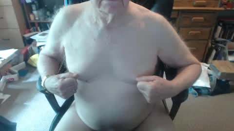 Snapshot of sjbottomboi chatting on September 30, 9:18 pm sjbottomboi online show from September 30, 9:18 pm