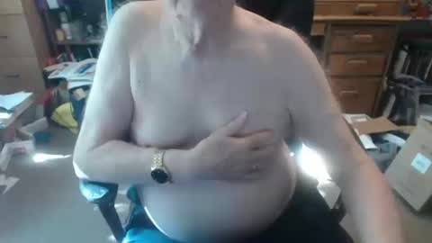 Snapshot of sjbottomboi chatting on October 10, 10:12 pm sjbottomboi online show from October 10, 10:12 pm